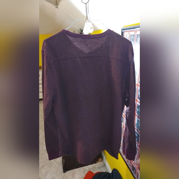 simply styled long sleeve tshirt - Picture 2 of 3